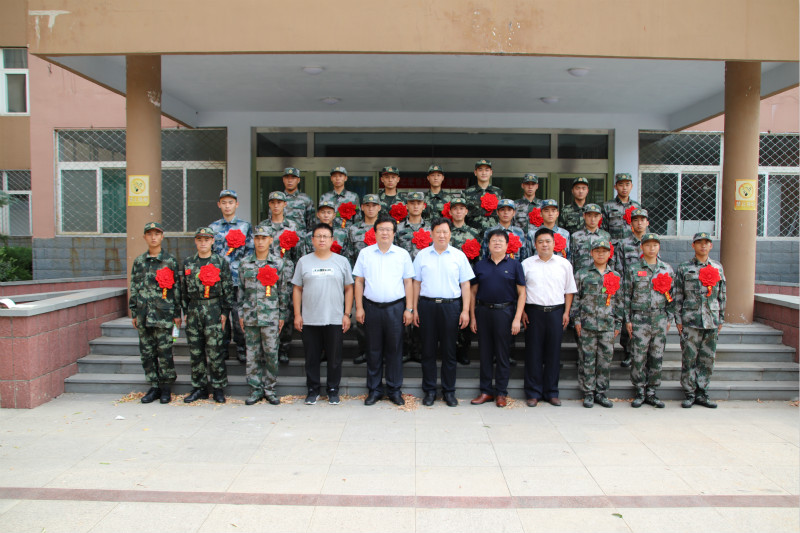 学院主校区召开2019年大学生新兵入伍欢送会(图文)