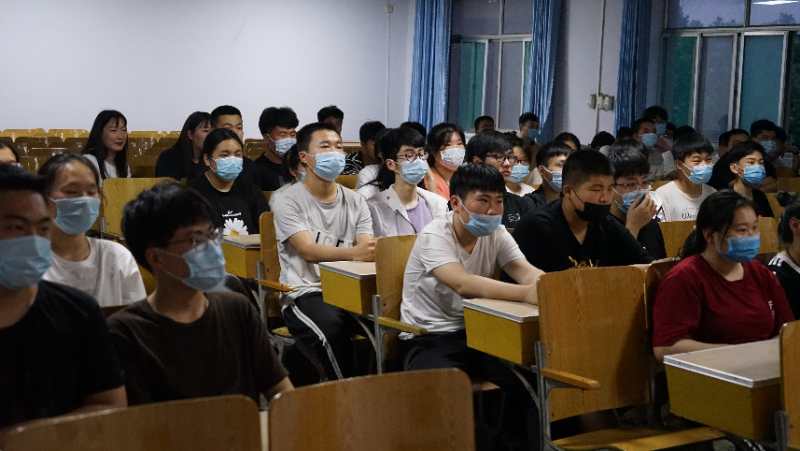 少妇被又大又粗又爽久久