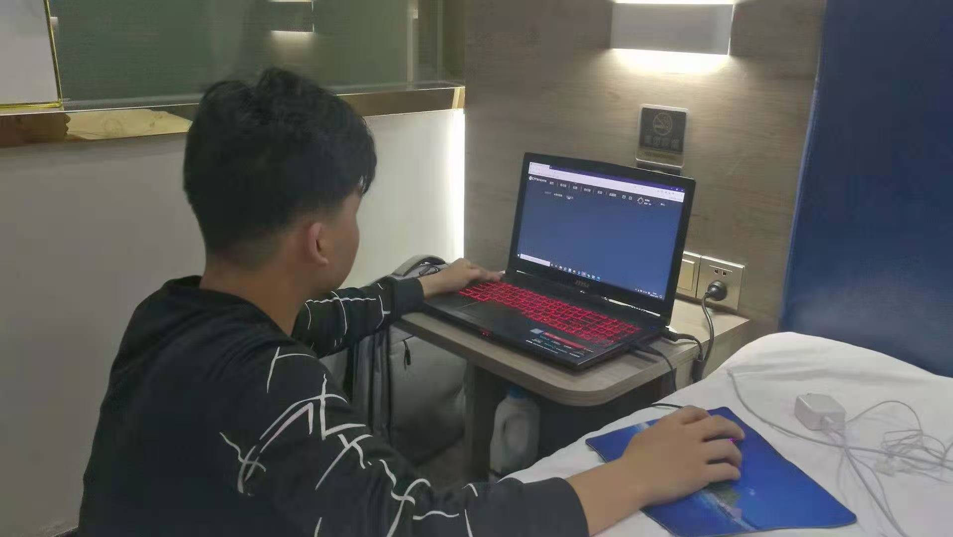 少妇被又大又粗又爽久久