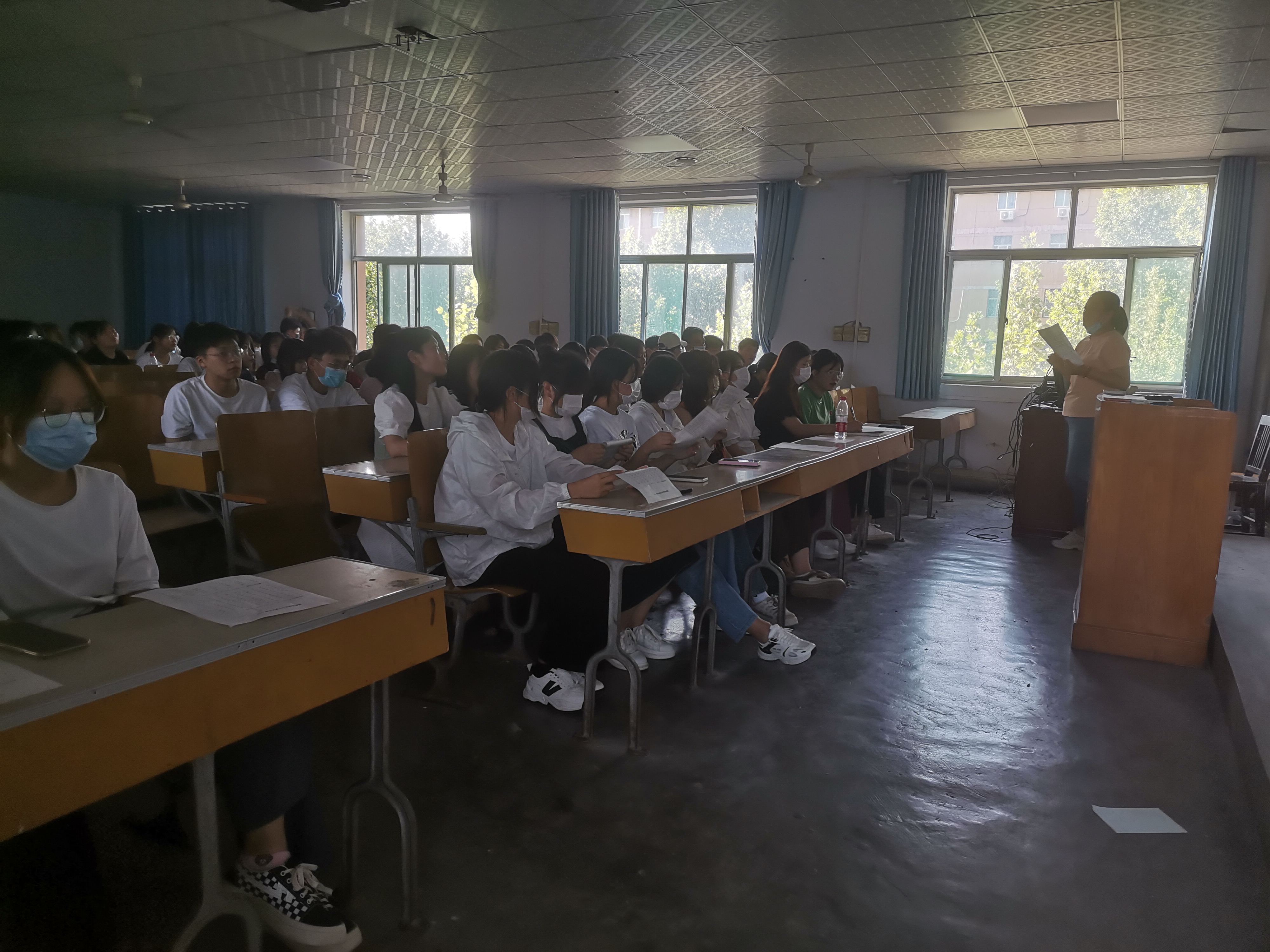 少妇被又大又粗又爽久久