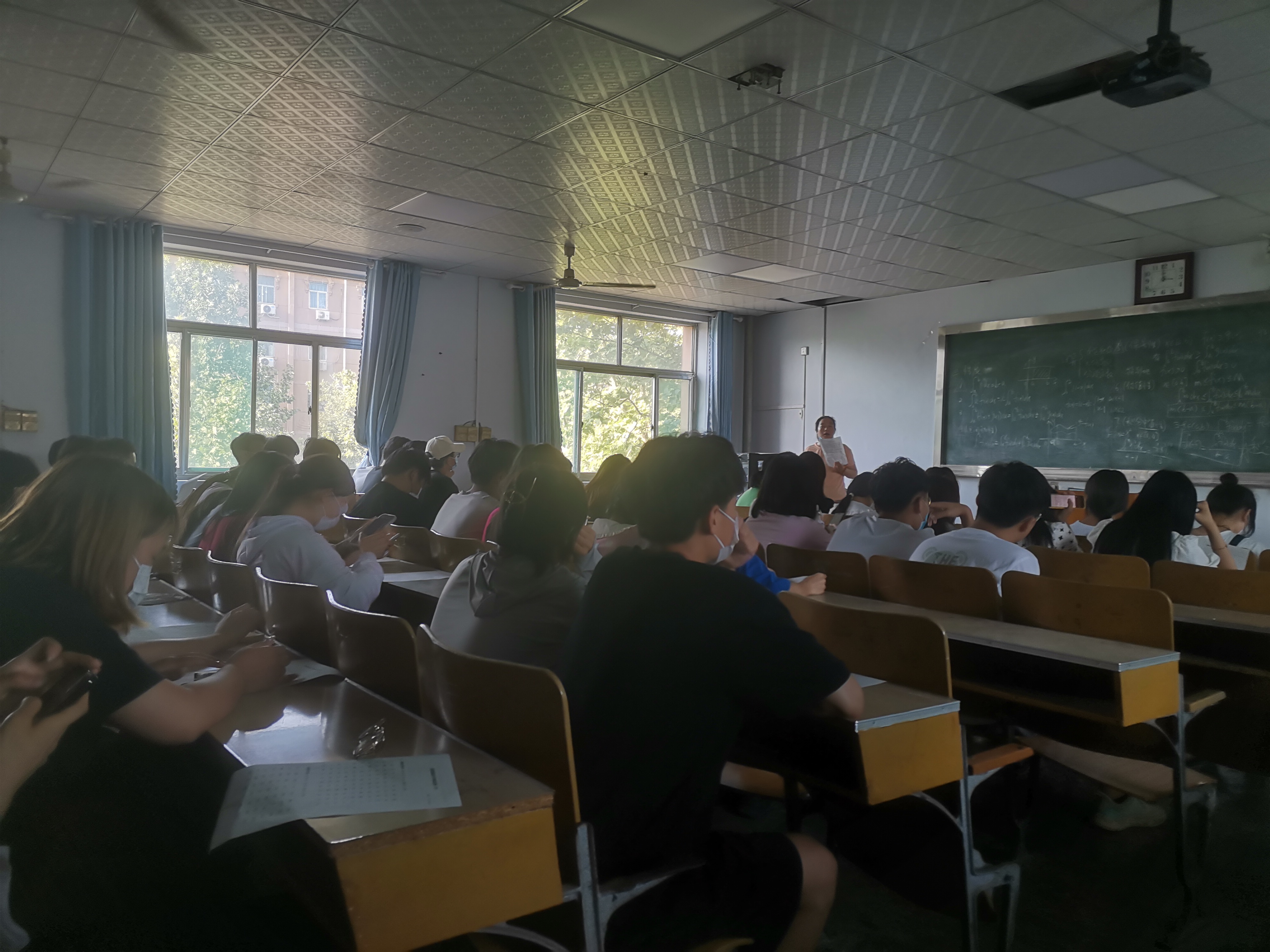 少妇被又大又粗又爽久久