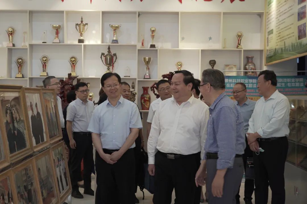 少妇被又大又粗又爽久久