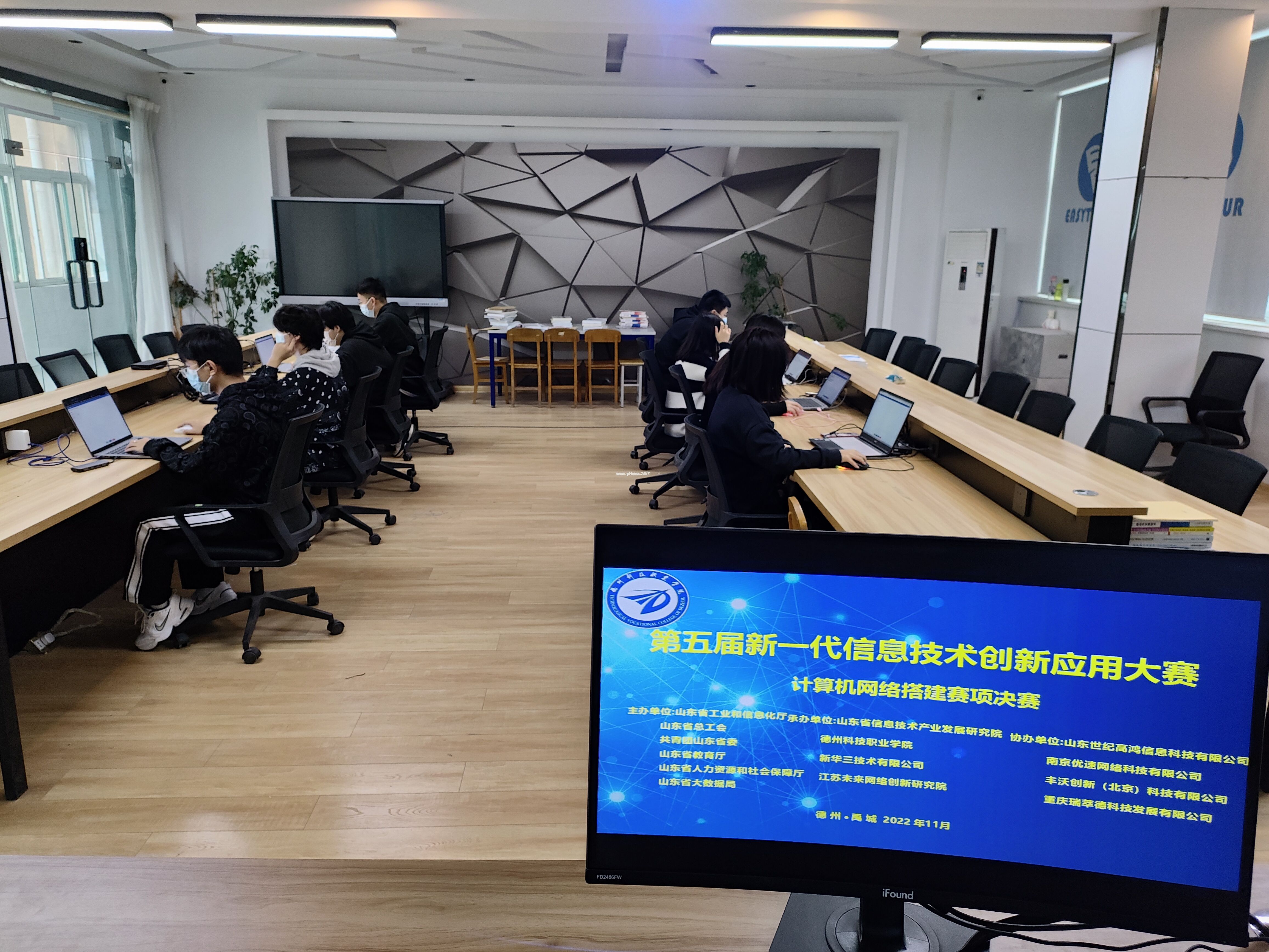 少妇被又大又粗又爽久久