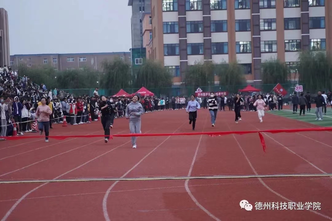 少妇被又大又粗又爽久久