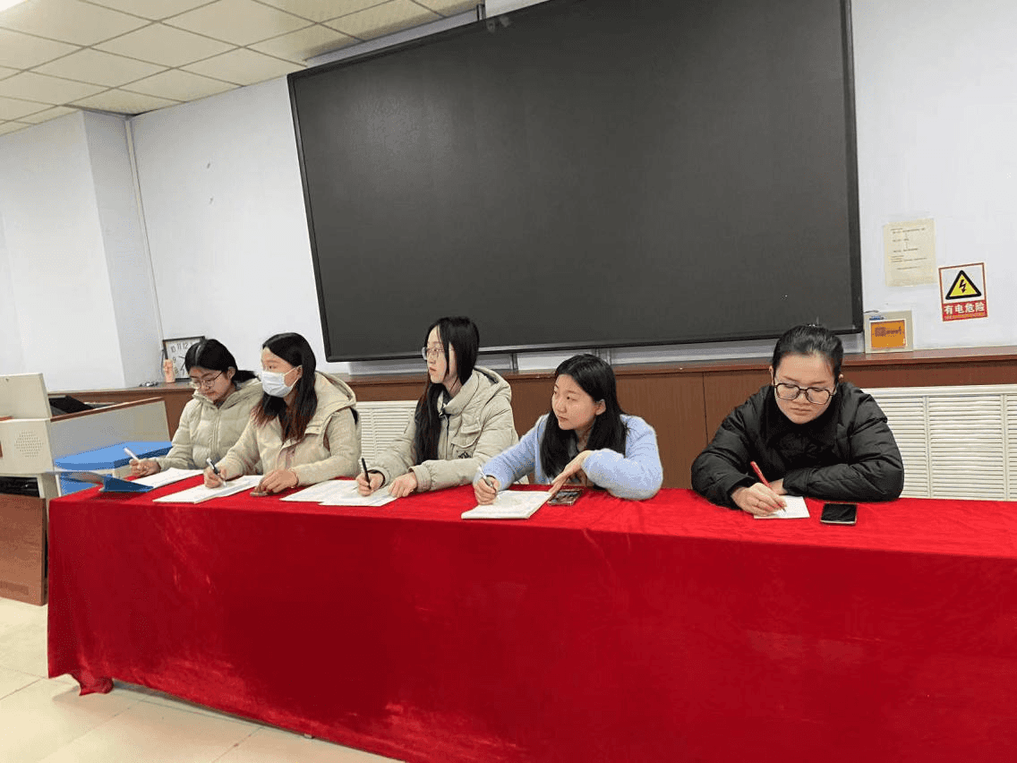 少妇被又大又粗又爽久久