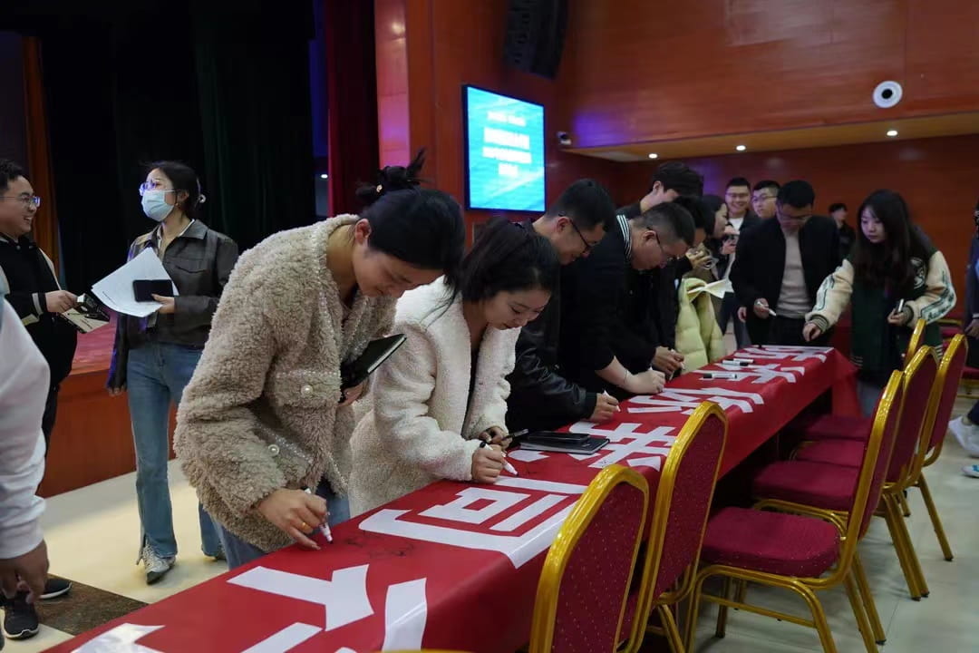 少妇被又大又粗又爽久久