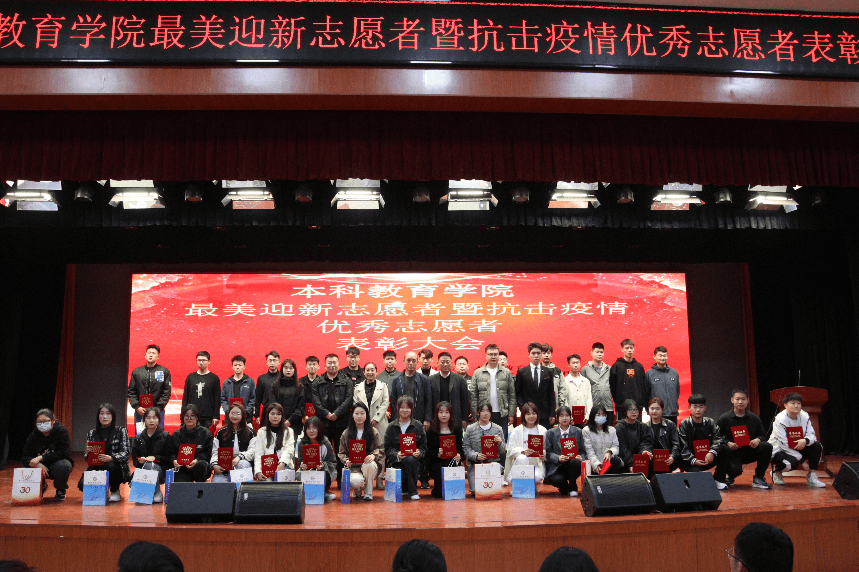 少妇被又大又粗又爽久久