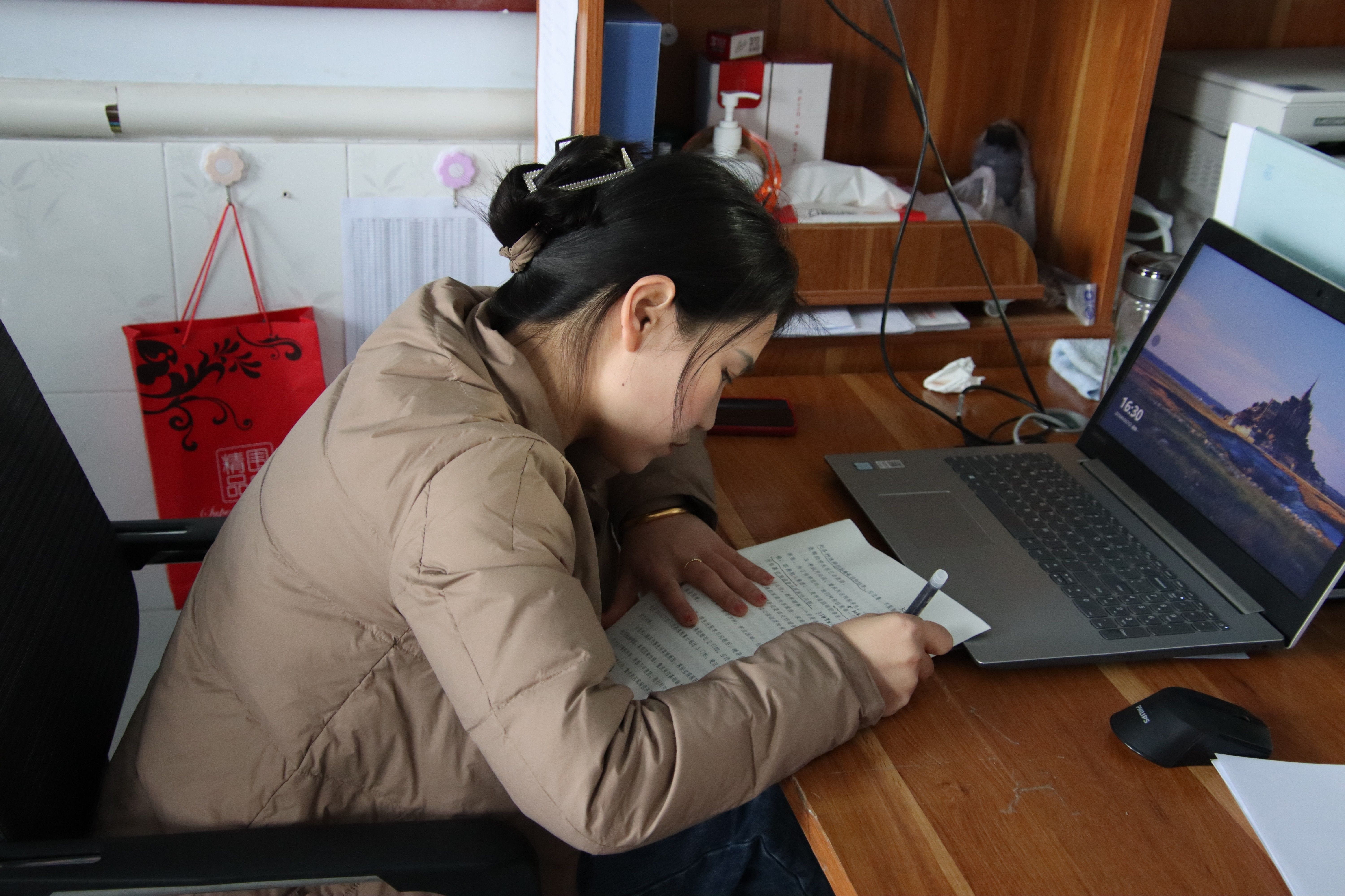 少妇被又大又粗又爽久久