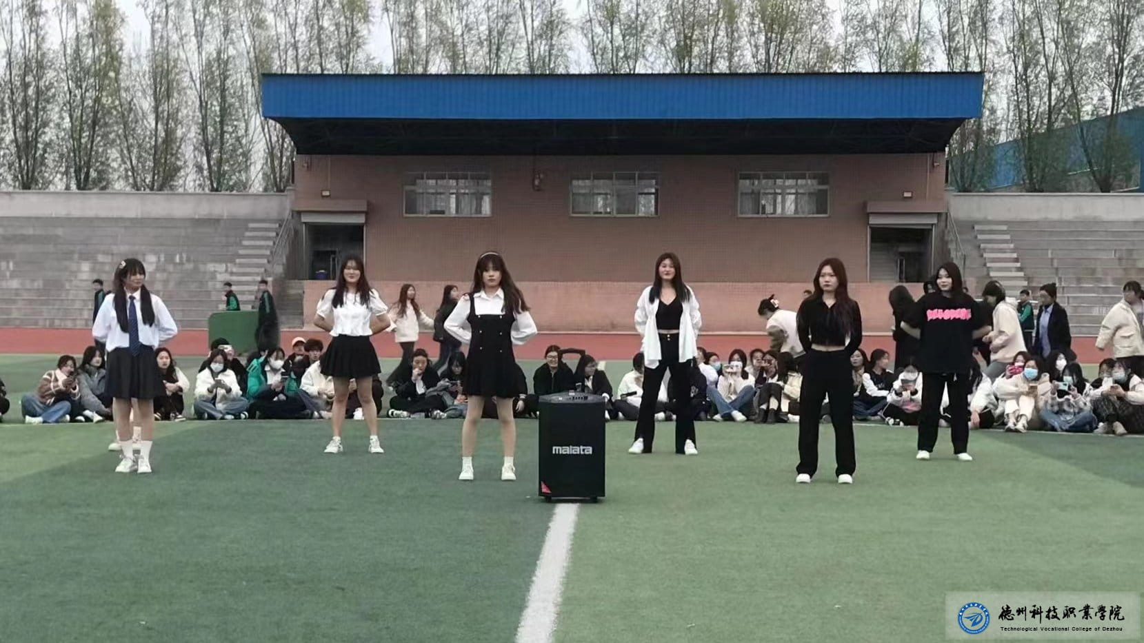 少妇被又大又粗又爽久久