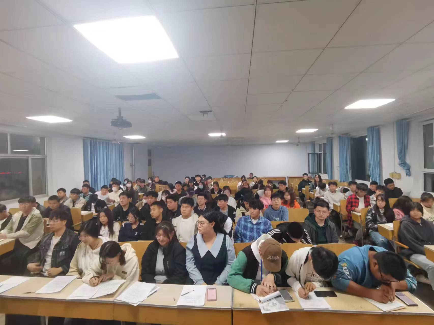 少妇被又大又粗又爽久久