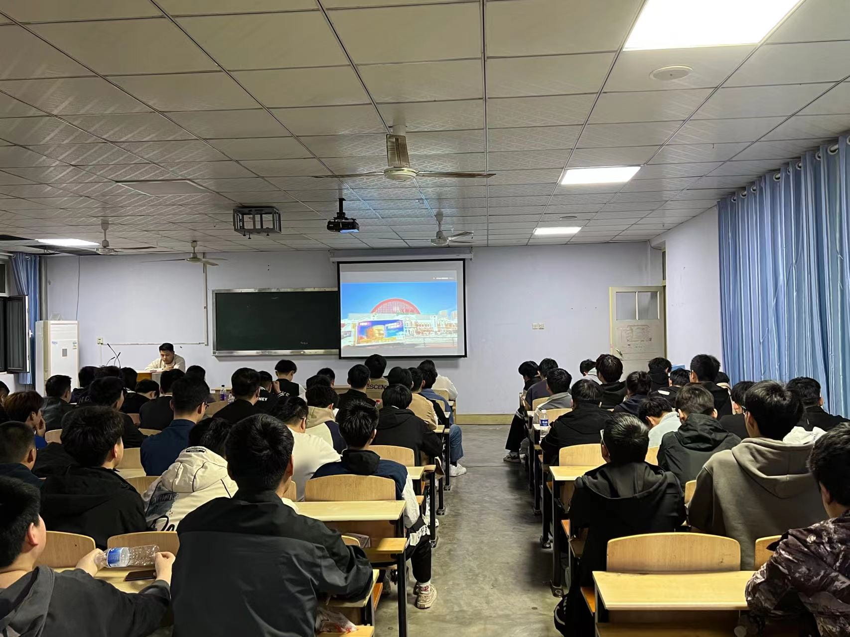 少妇被又大又粗又爽久久