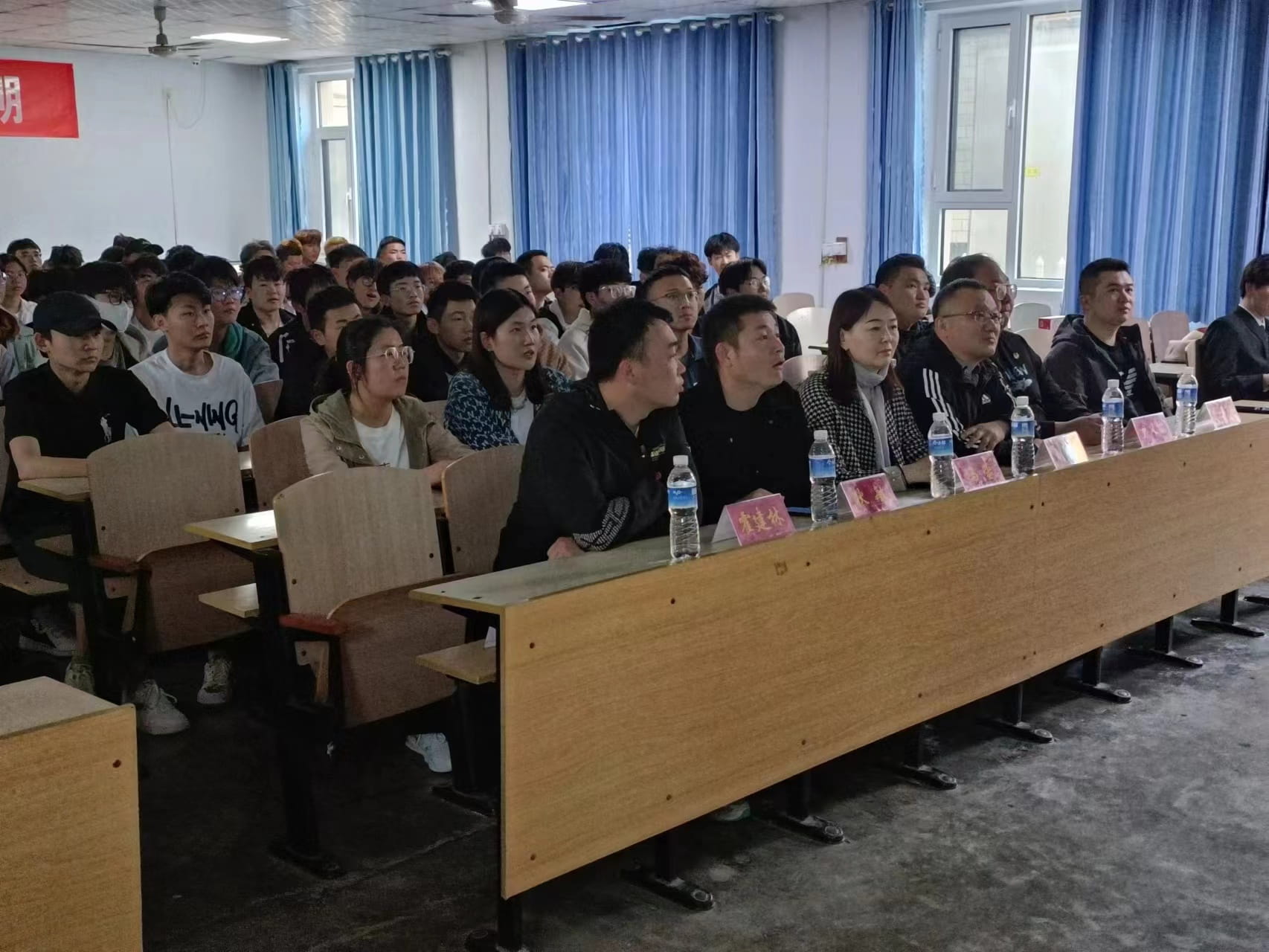 少妇被又大又粗又爽久久