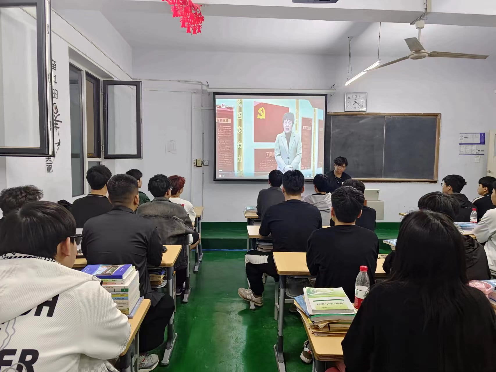 少妇被又大又粗又爽久久