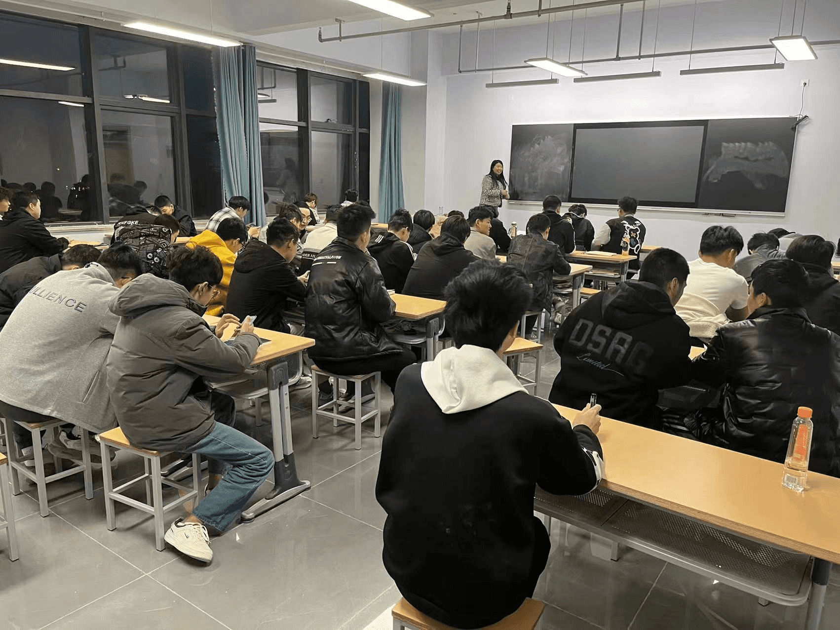 少妇被又大又粗又爽久久