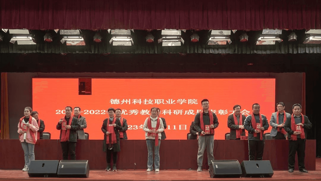 少妇被又大又粗又爽久久