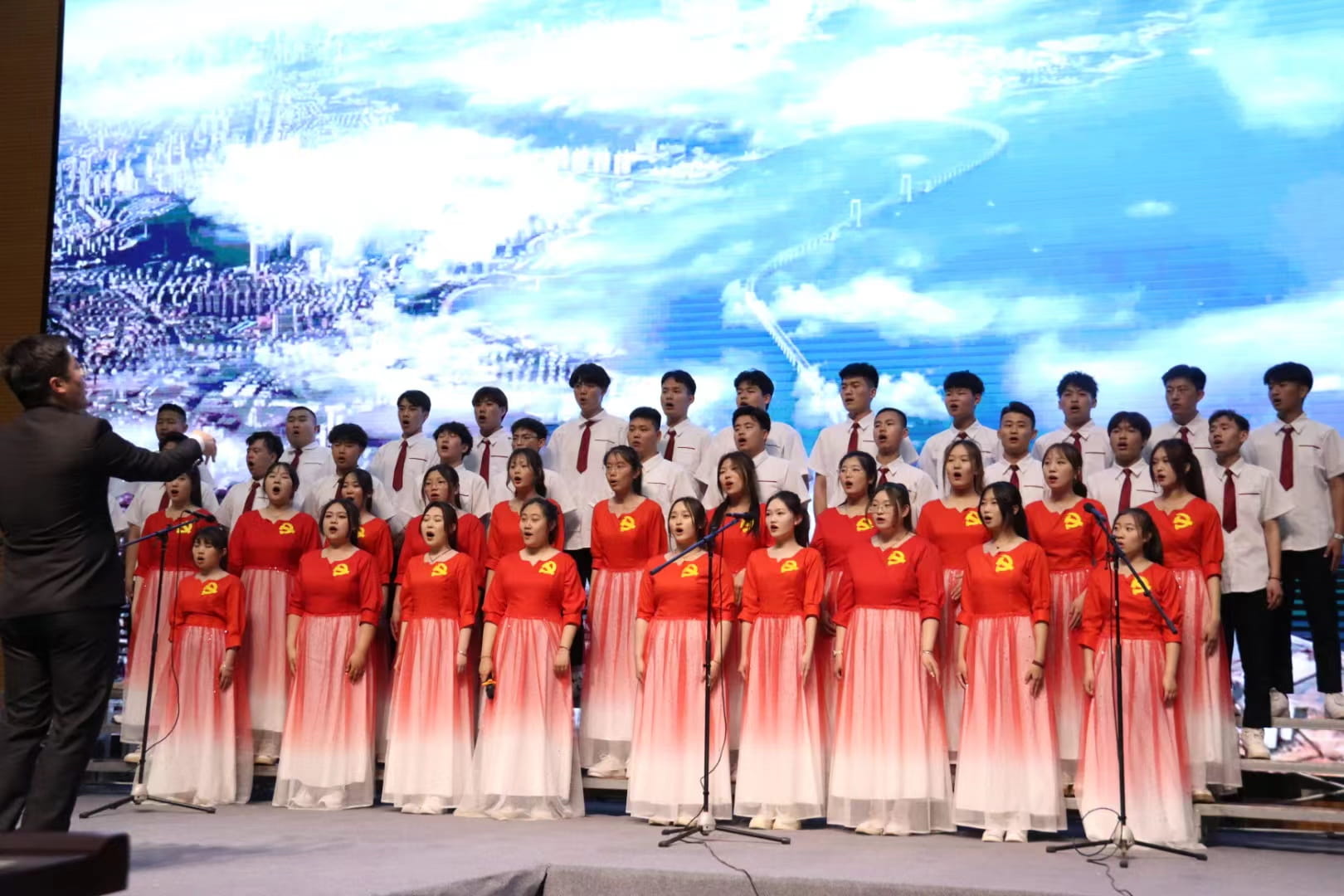 少妇被又大又粗又爽久久