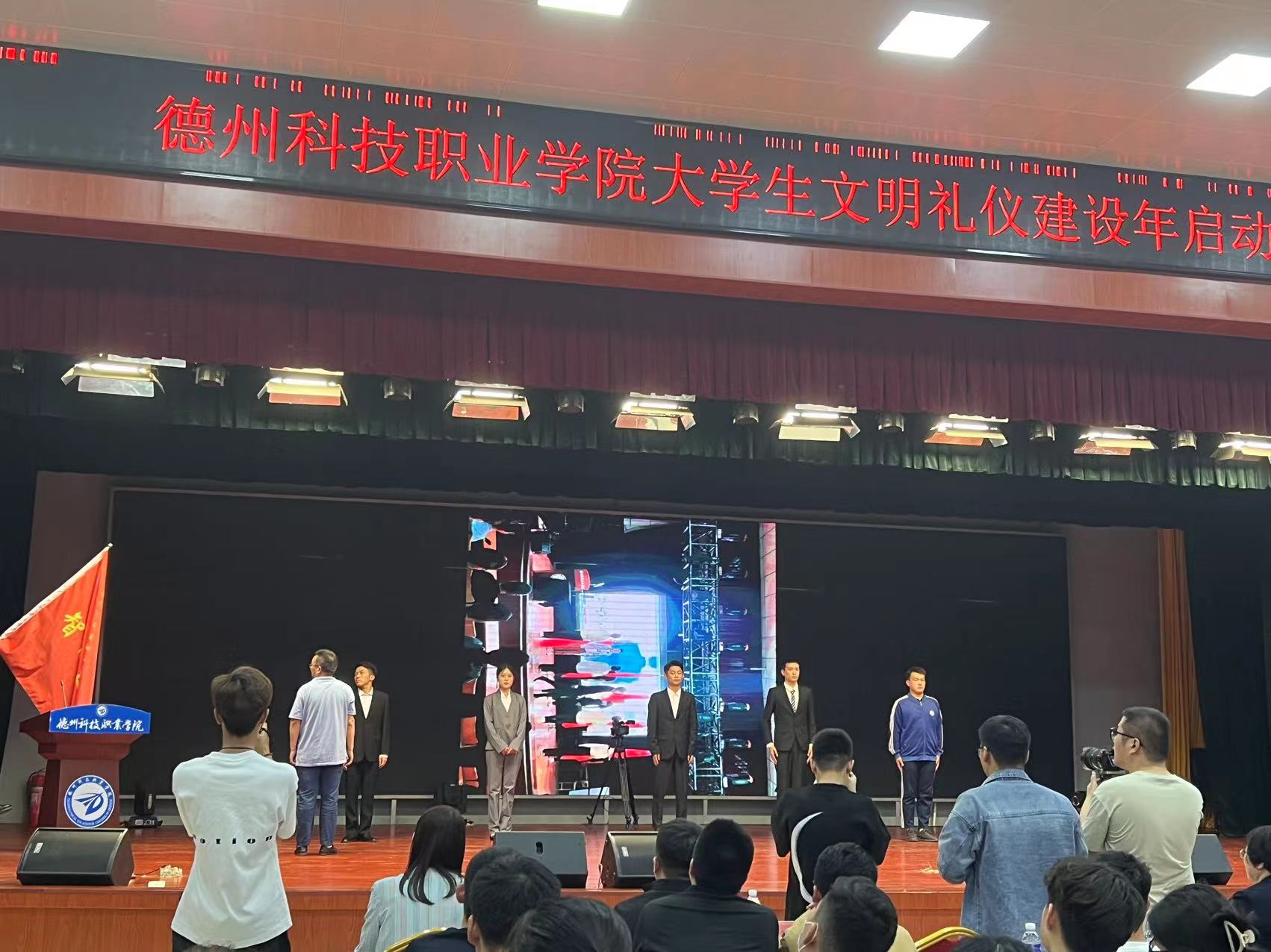 少妇被又大又粗又爽久久