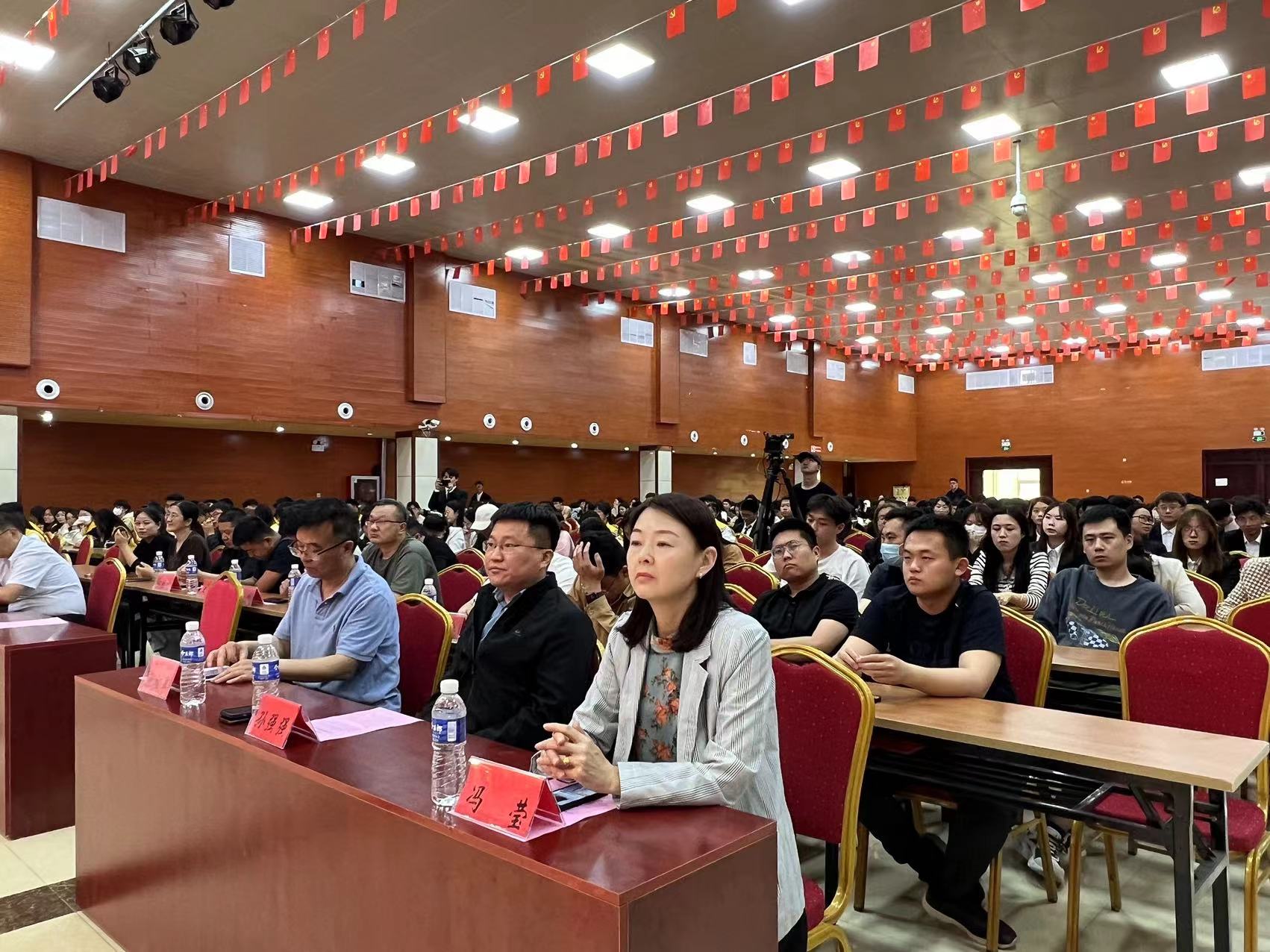 少妇被又大又粗又爽久久