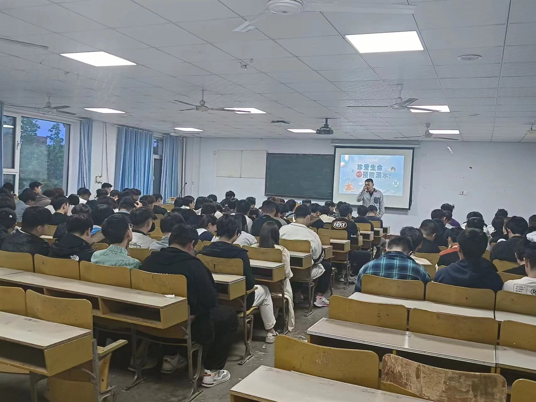 少妇被又大又粗又爽久久