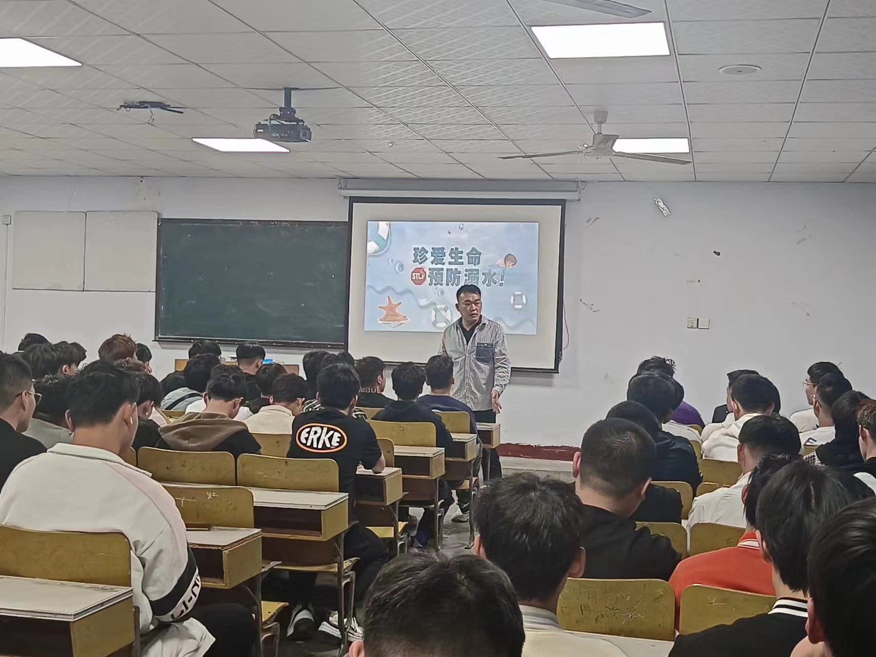 少妇被又大又粗又爽久久