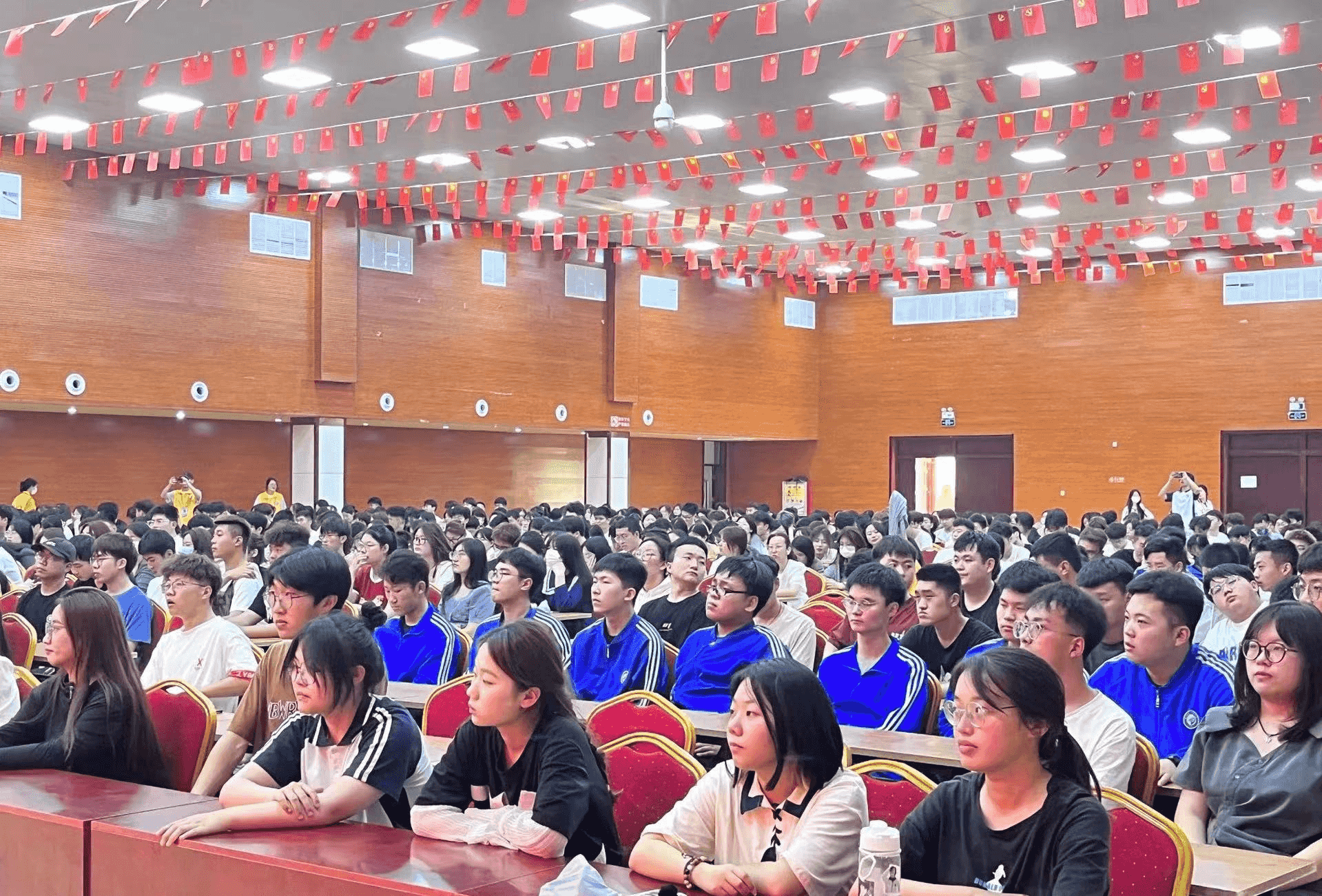 少妇被又大又粗又爽久久