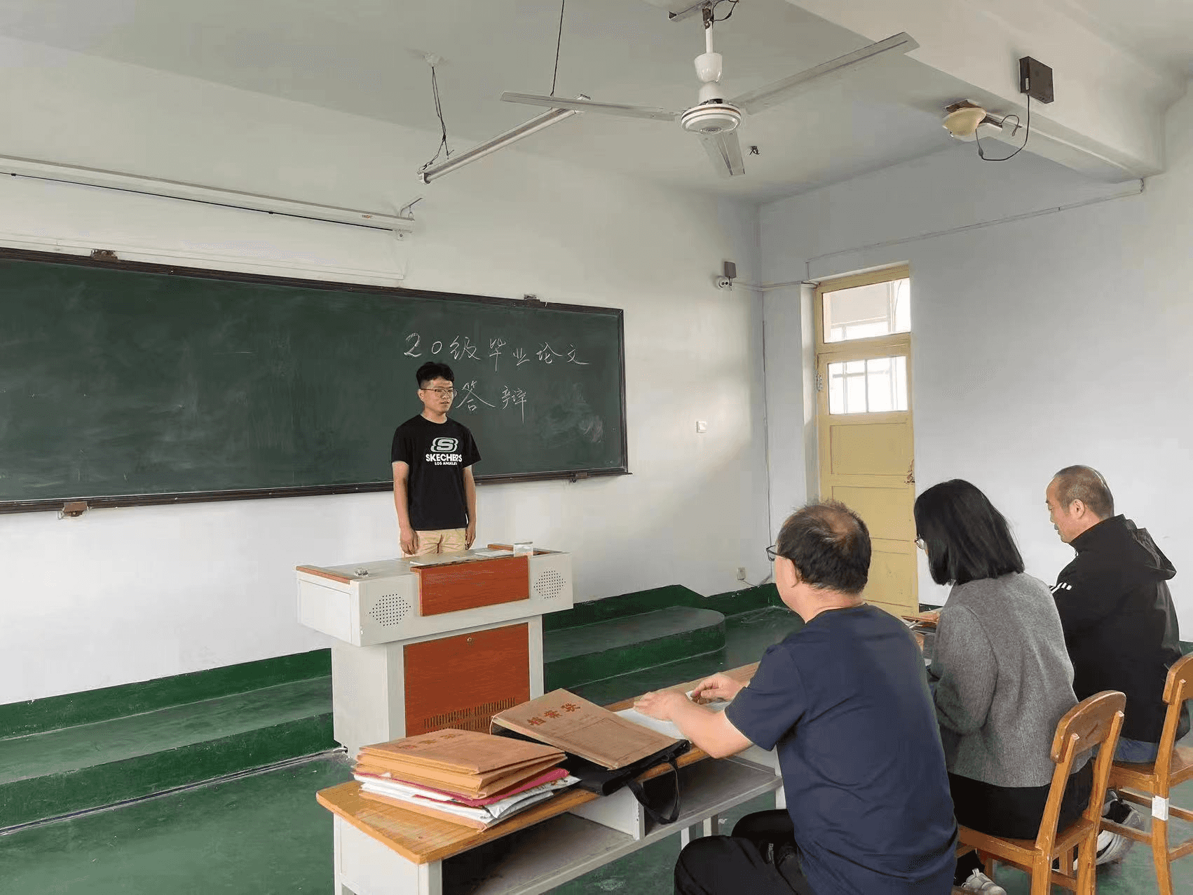 少妇被又大又粗又爽久久