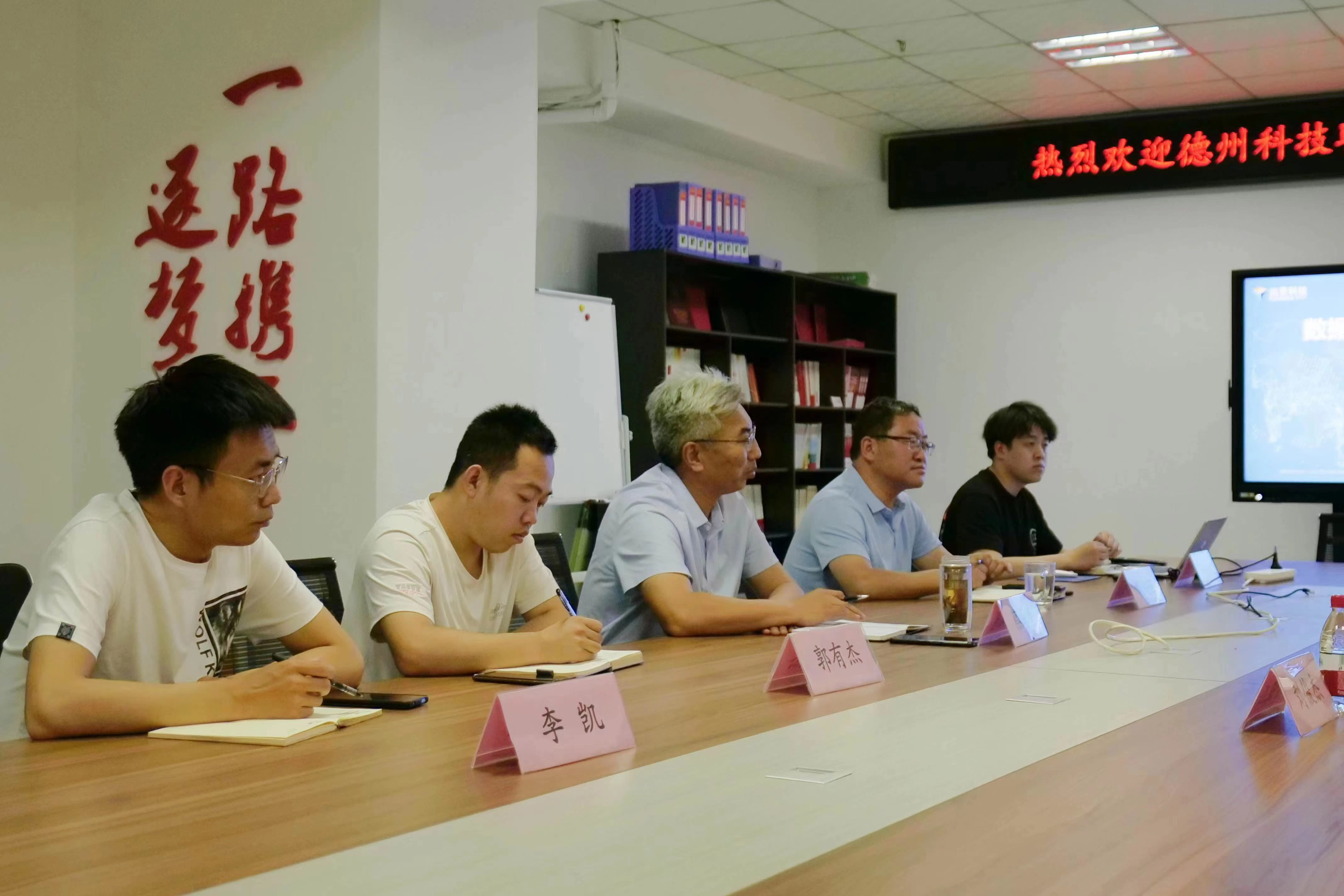 少妇被又大又粗又爽久久