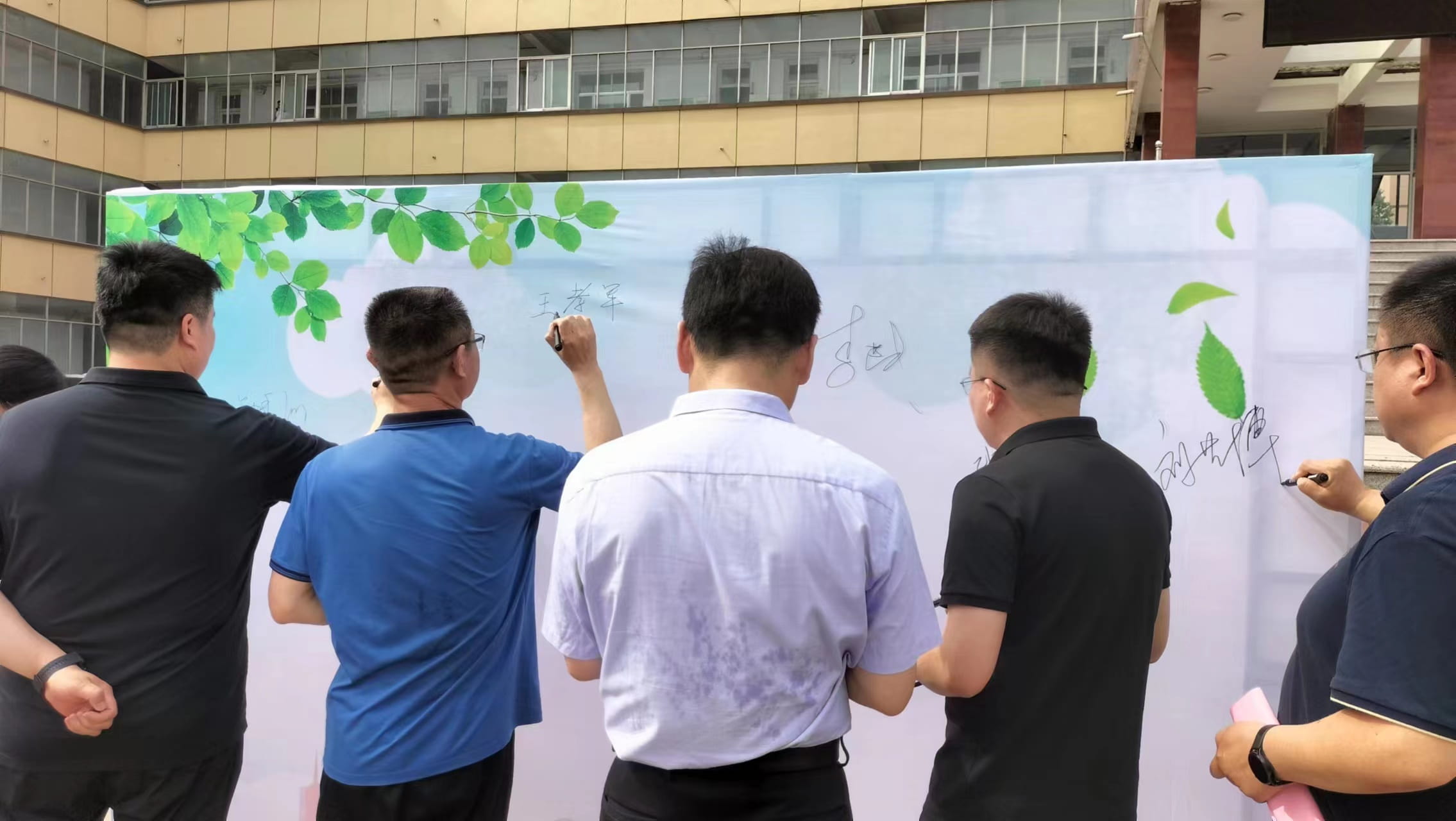 少妇被又大又粗又爽久久