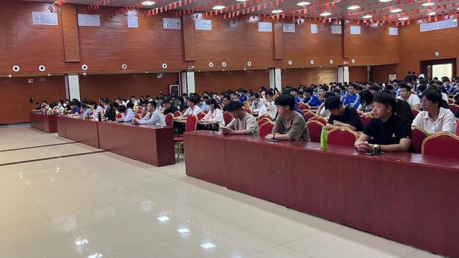 少妇被又大又粗又爽久久