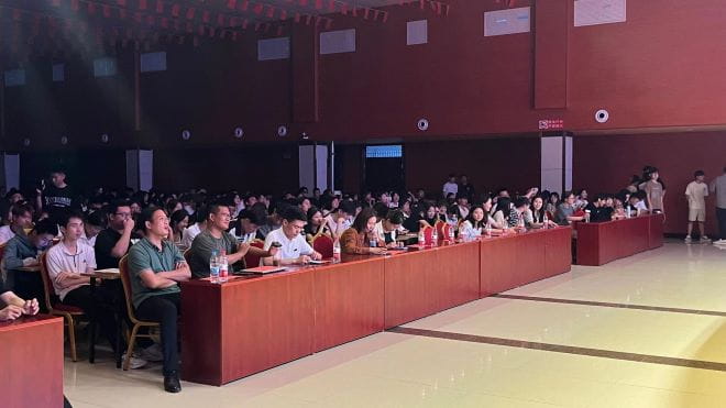 少妇被又大又粗又爽久久