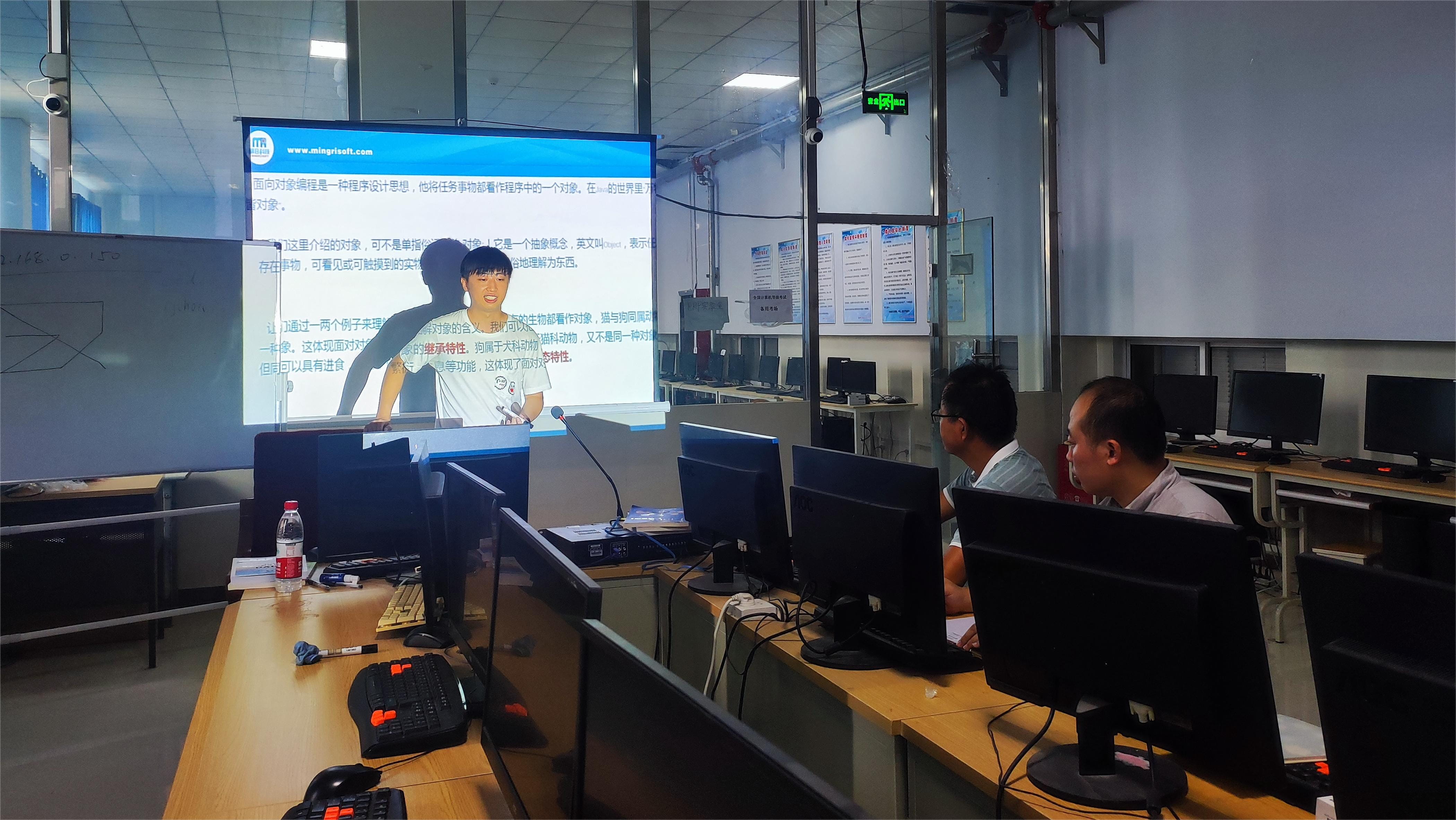 少妇被又大又粗又爽久久