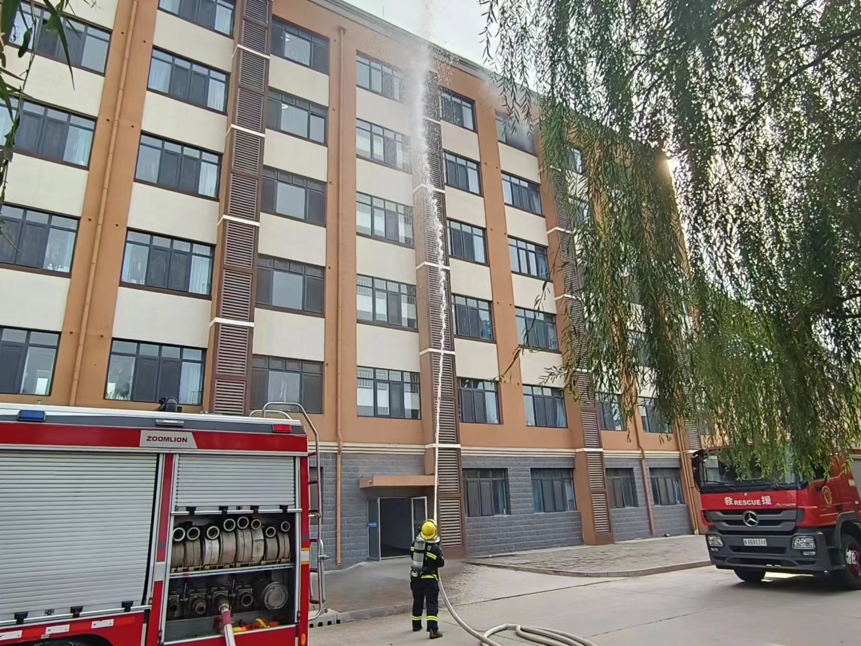 少妇被又大又粗又爽久久