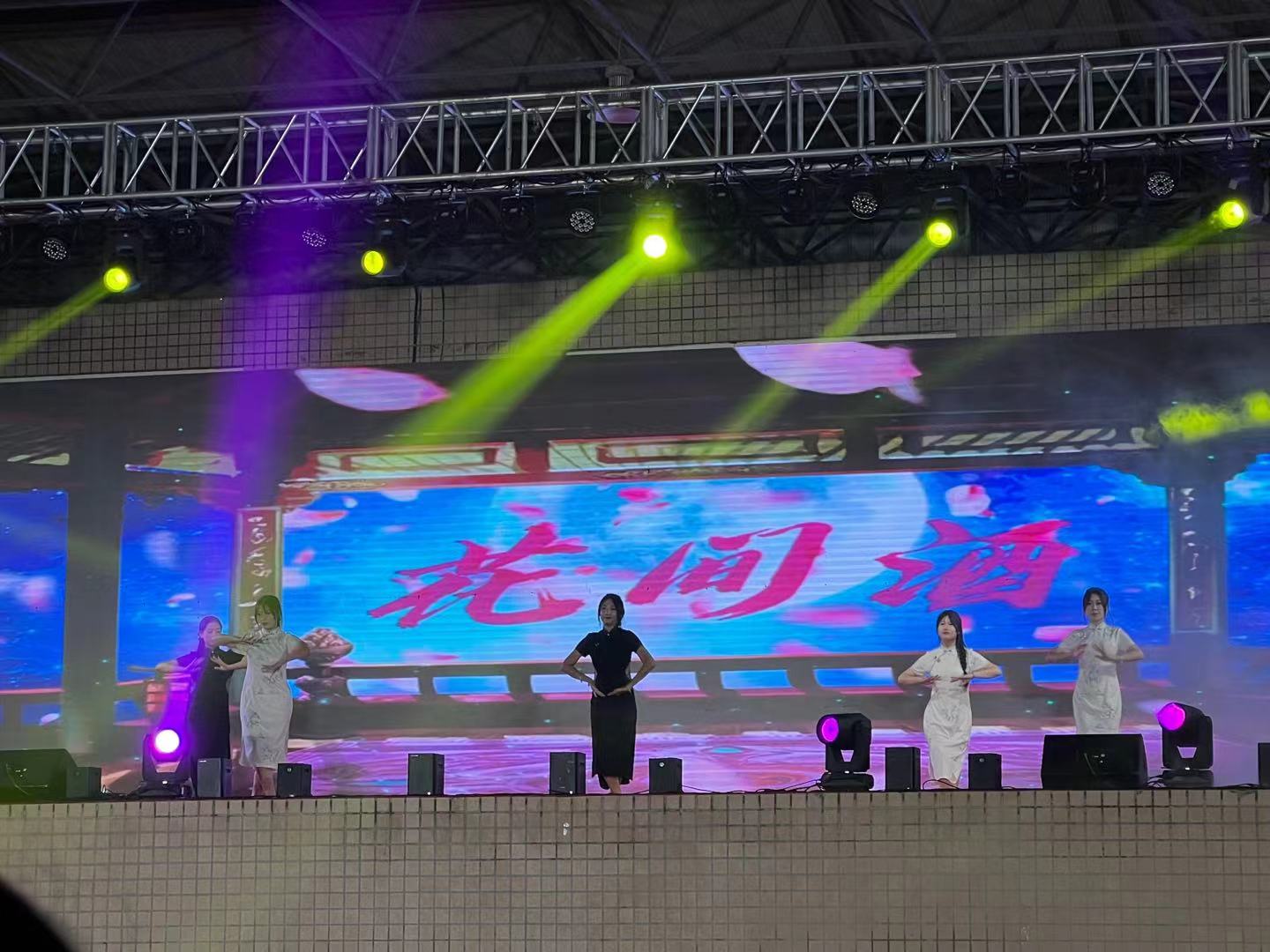 少妇被又大又粗又爽久久