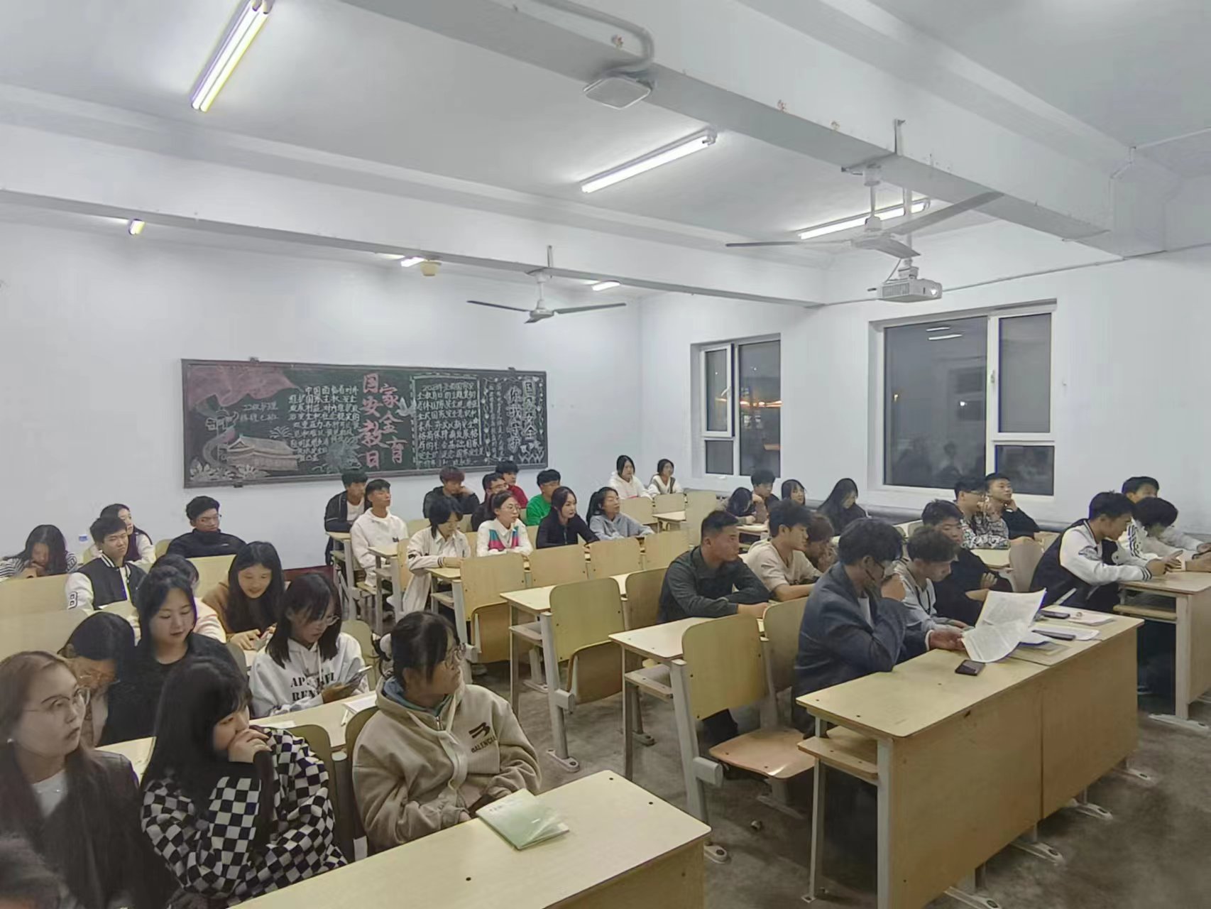 少妇被又大又粗又爽久久