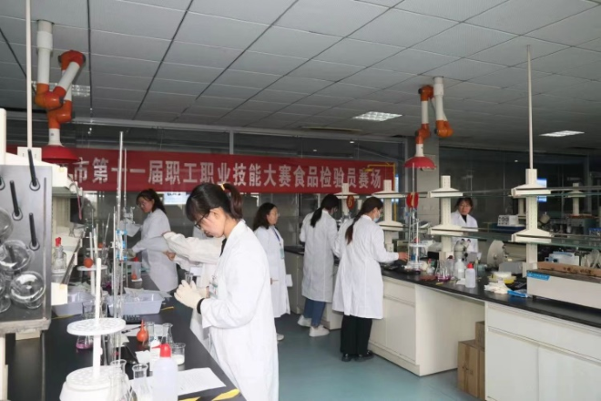 少妇被又大又粗又爽久久