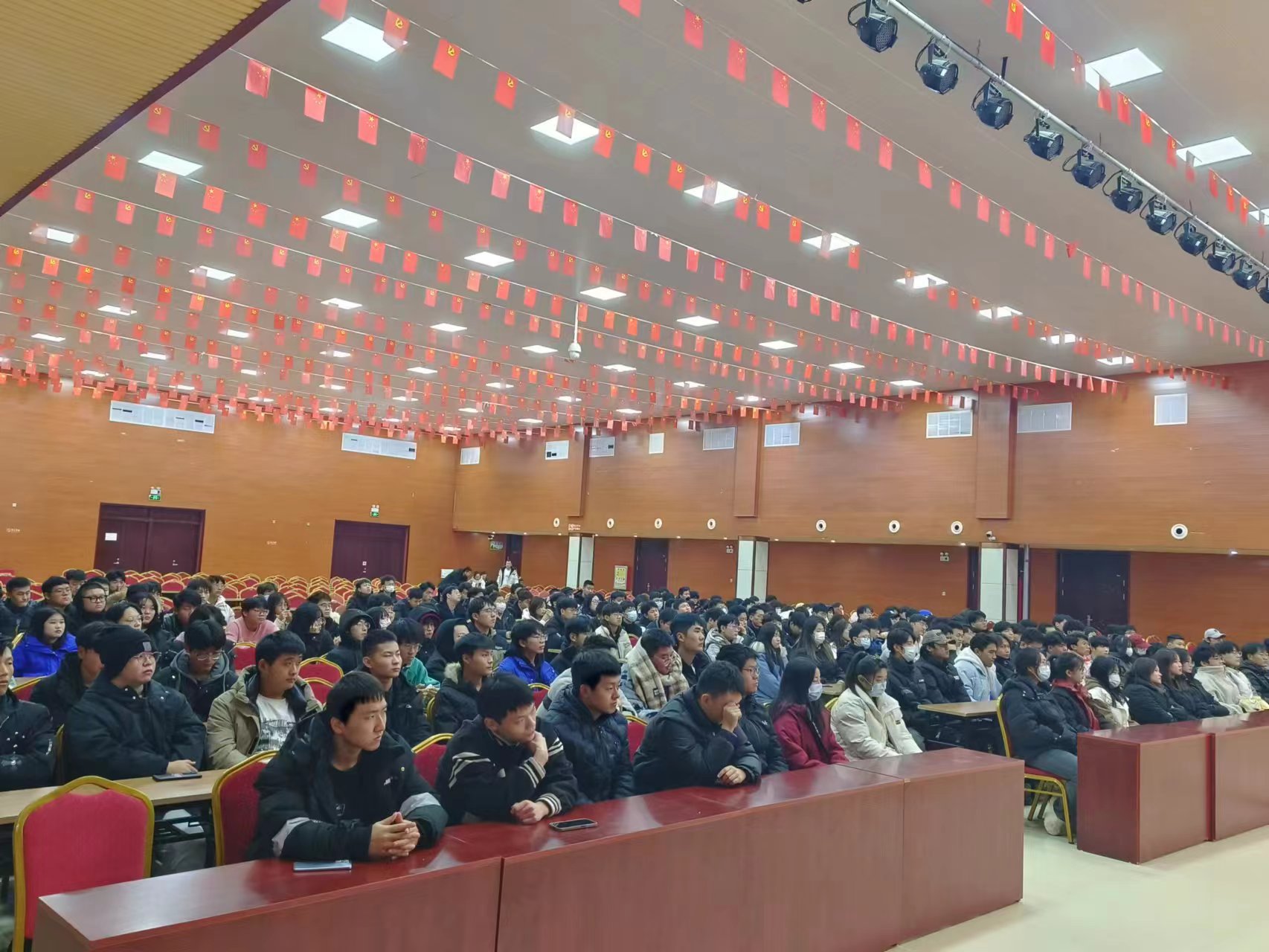 少妇被又大又粗又爽久久