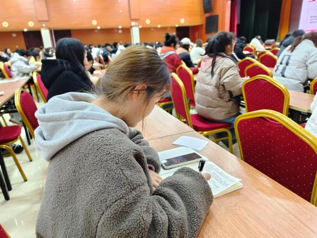 少妇被又大又粗又爽久久