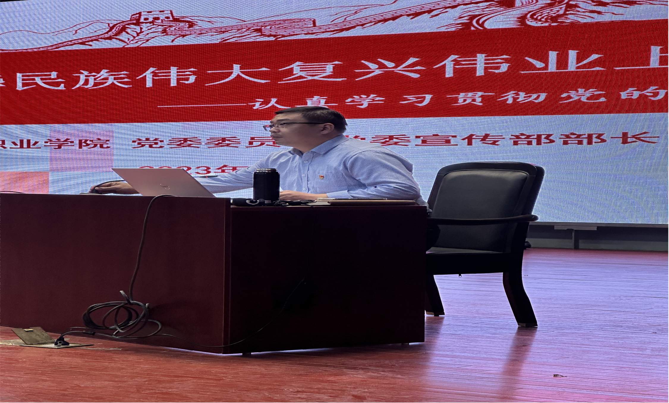 少妇被又大又粗又爽久久