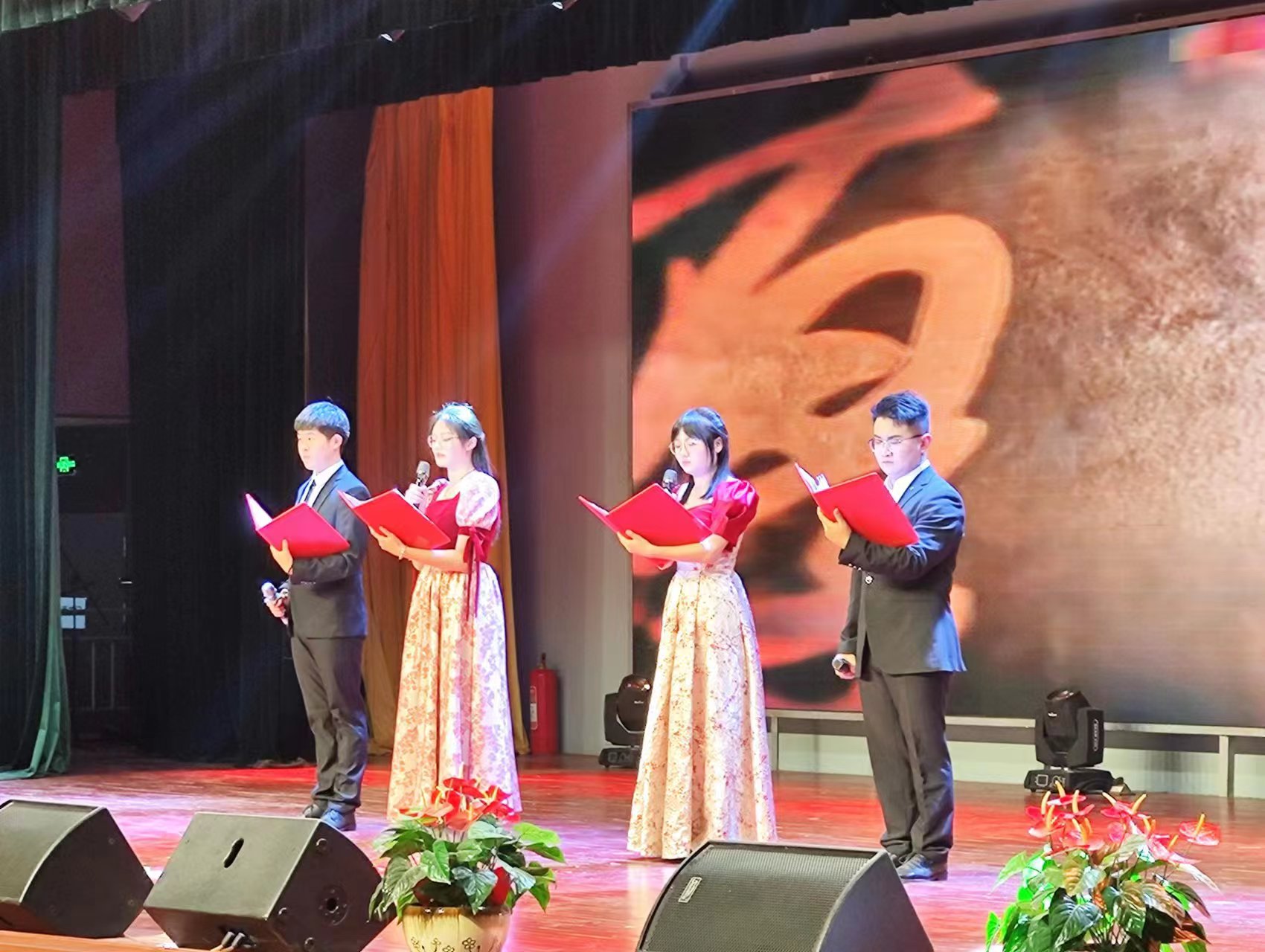 少妇被又大又粗又爽久久