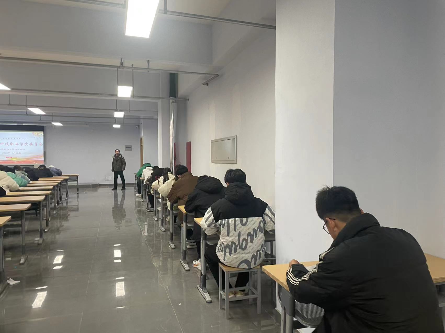 少妇被又大又粗又爽久久