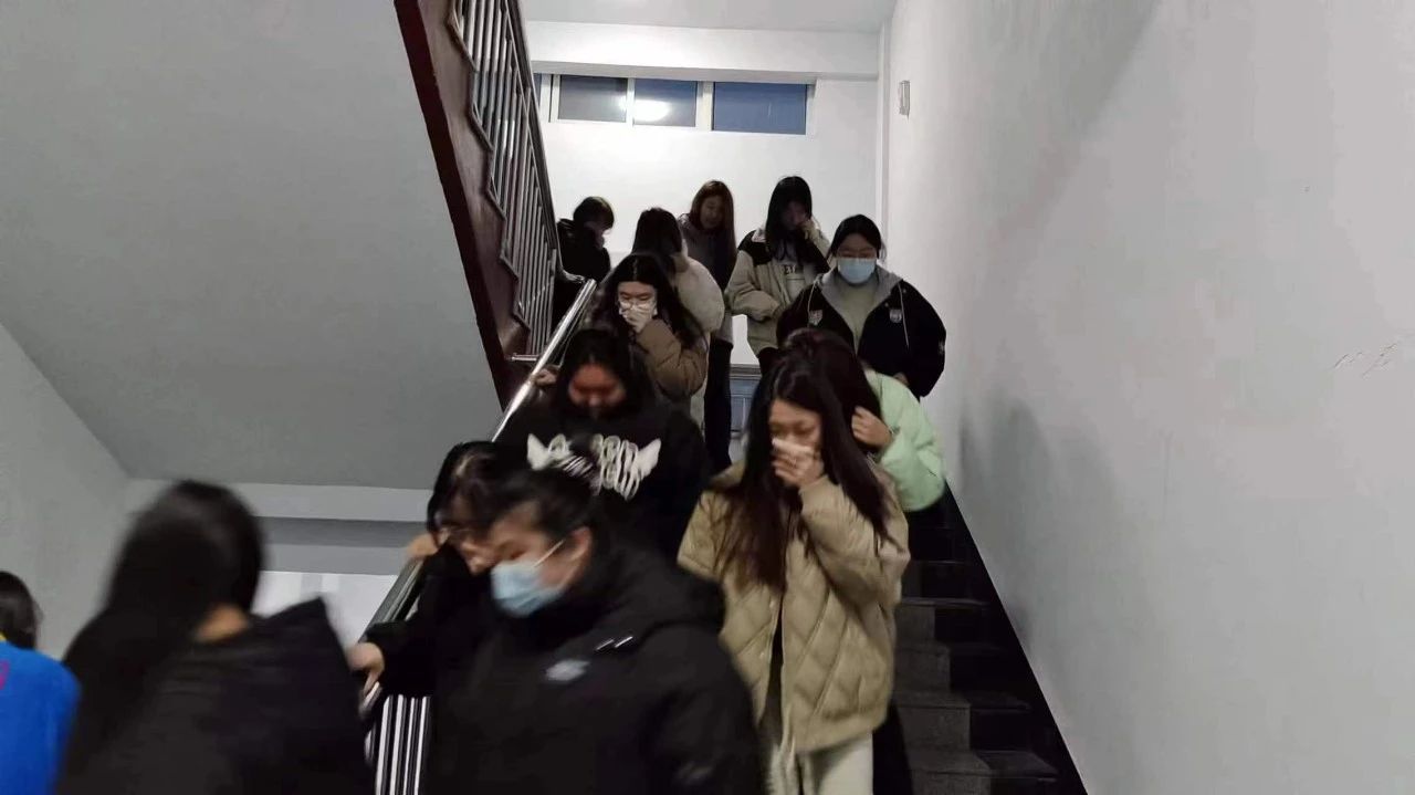 少妇被又大又粗又爽久久