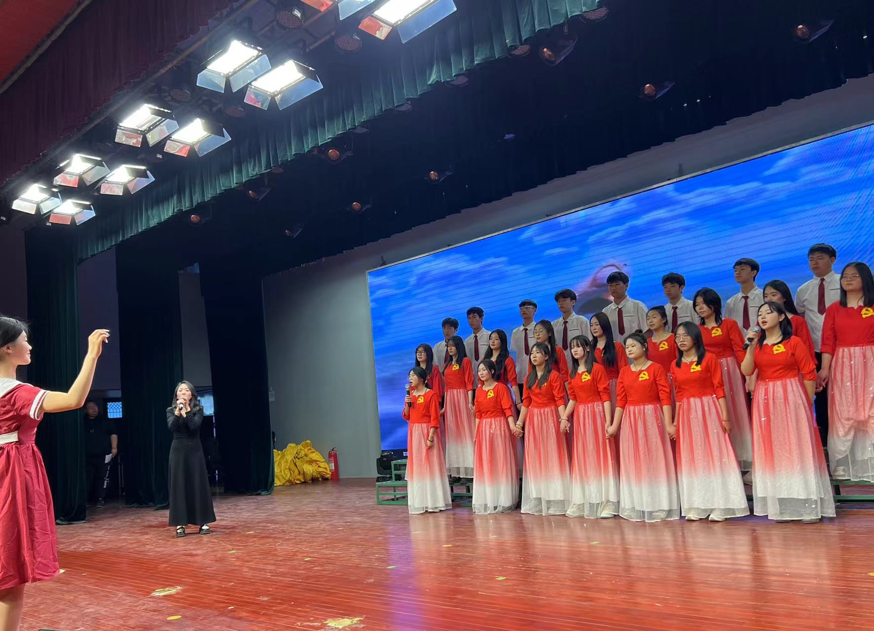 少妇被又大又粗又爽久久