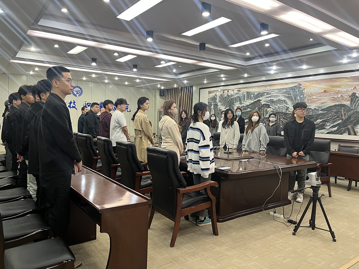 少妇被又大又粗又爽久久