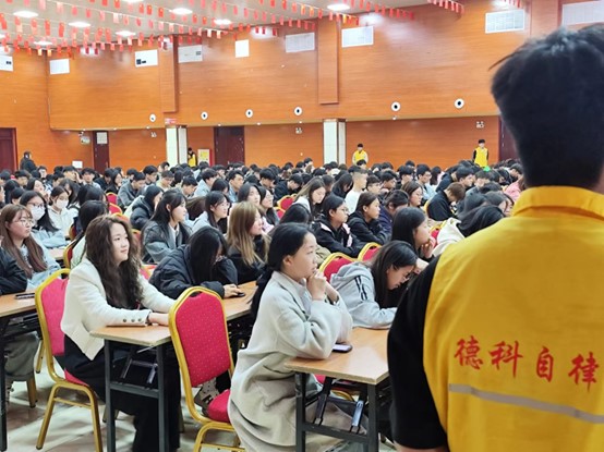 少妇被又大又粗又爽久久