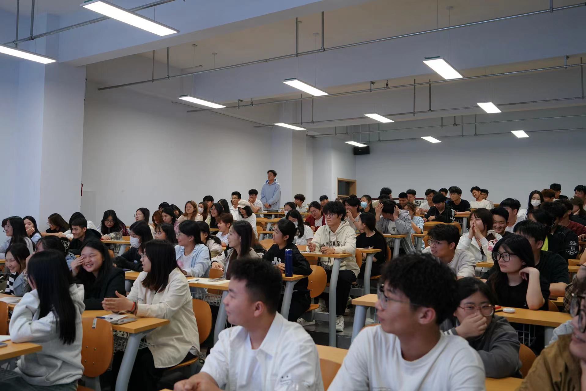 少妇被又大又粗又爽久久