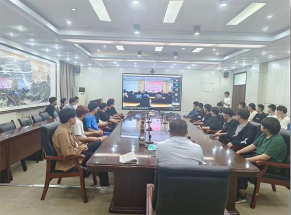 少妇被又大又粗又爽久久