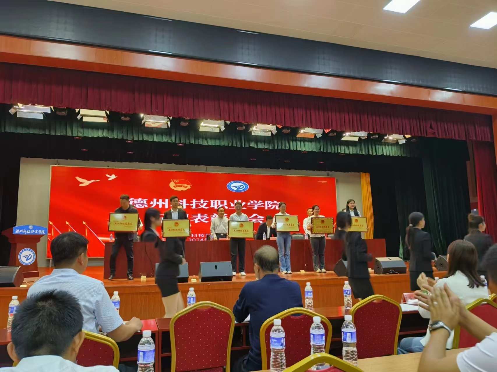 少妇被又大又粗又爽久久