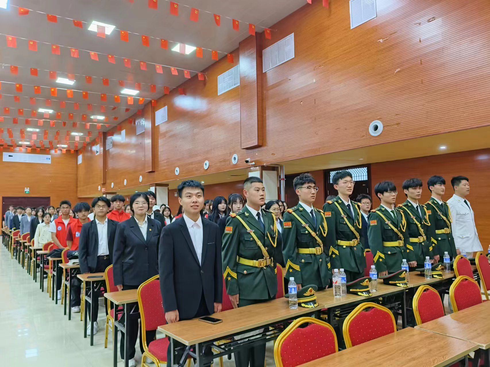 少妇被又大又粗又爽久久