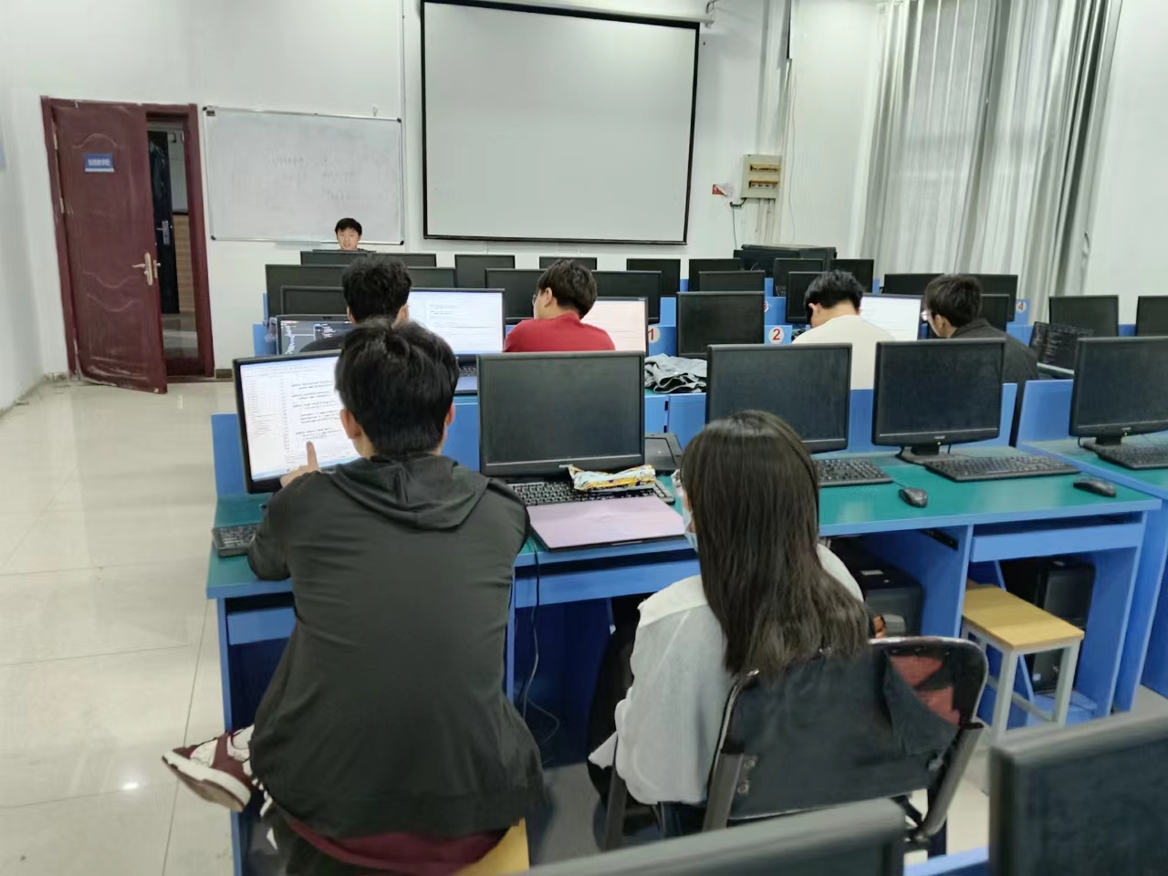 少妇被又大又粗又爽久久