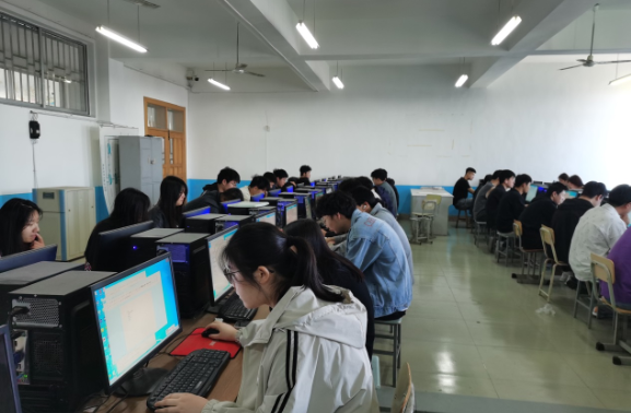 少妇被又大又粗又爽久久